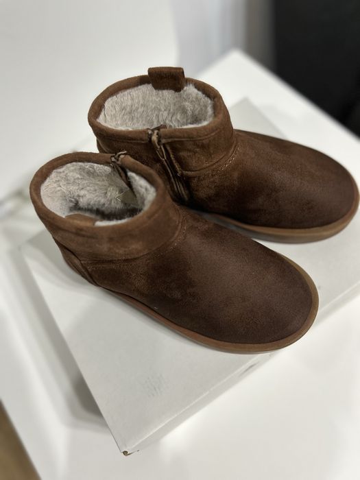 Ugg marca zara ,de anul trecut,stare buna!