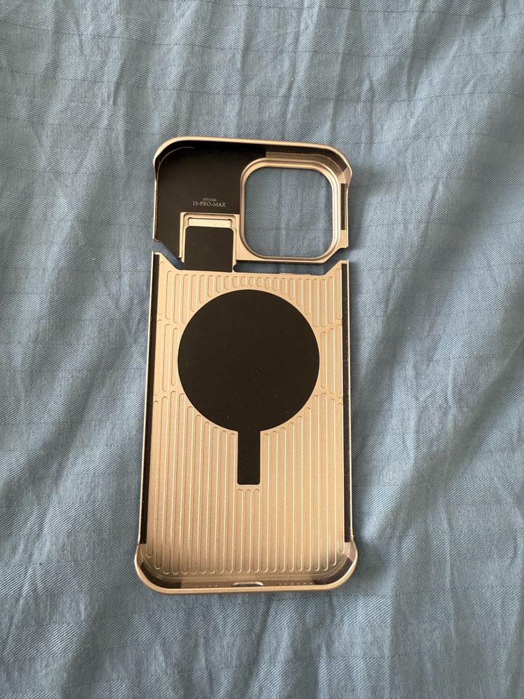 Чехлы на iPhone 15 pro max