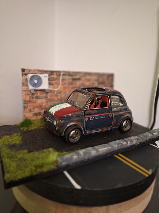 Diorama auto Fiat 500 carbinierii