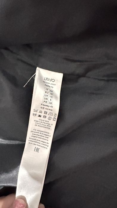 Palton LiuJo nou cu eticheta