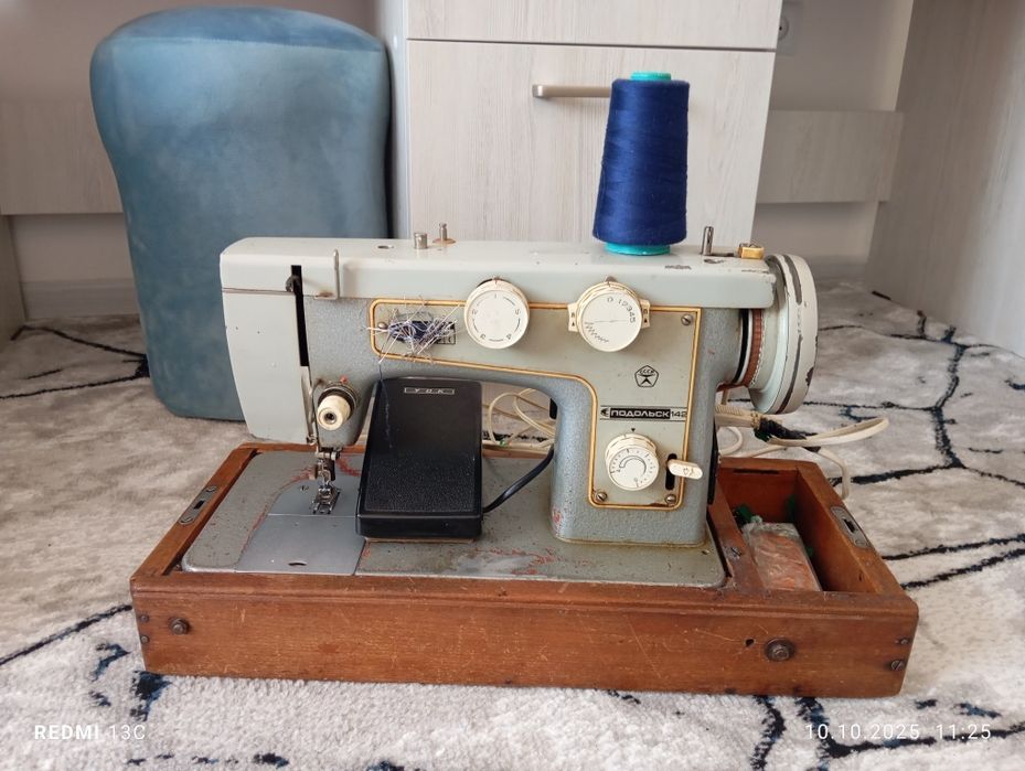 Продаётся электрическая швейная машинка.