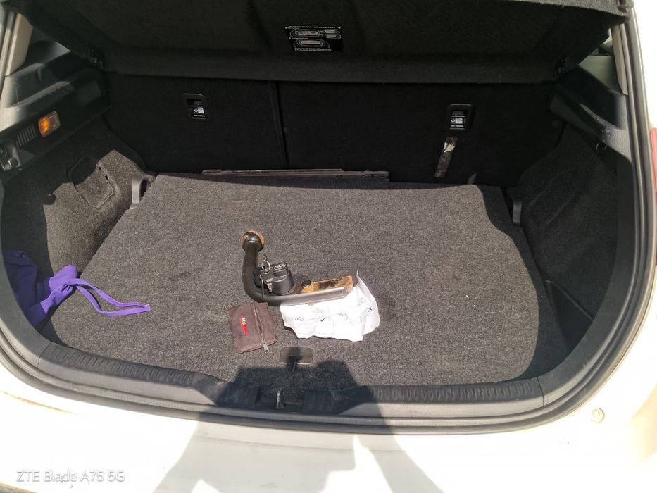 Аурис 2014 2.0 дизел на части