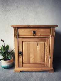 Дървено нощно шкафче