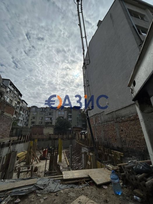 Продава се Двустаен апартамент в Бургас, Център - 66 кв.м за 1894 €/кв.м - Снимка #2