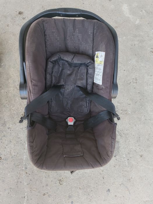 Scaun auto Axkid pentru bebeluși, cu bază ISOFIX  stare utilizat
