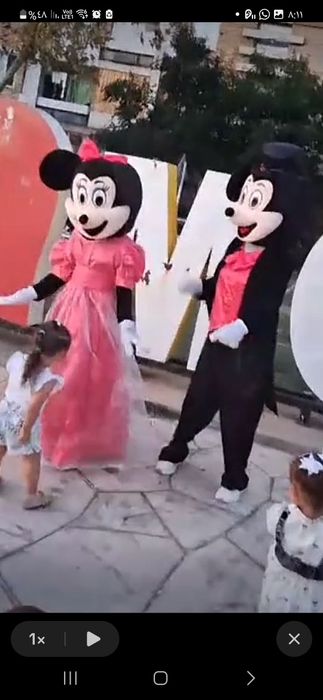 Мики Маус, Мини Маус и Маги за продажба