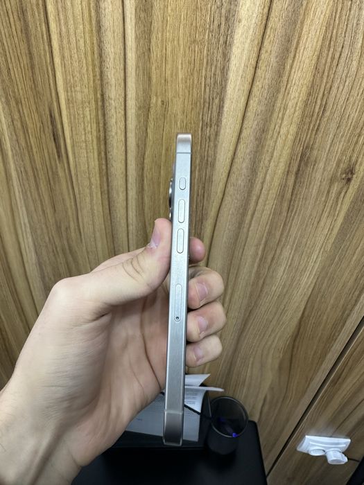 iphone 15 pro natural 256gb 85%