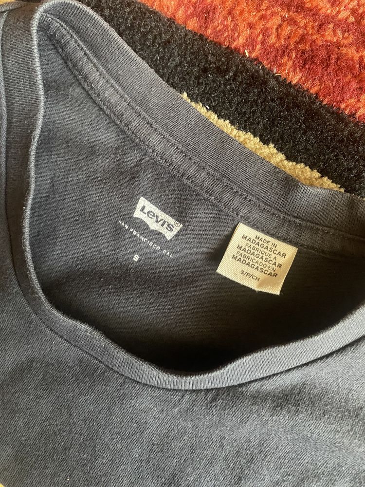 Tricou Levi’s (nu carhartt)