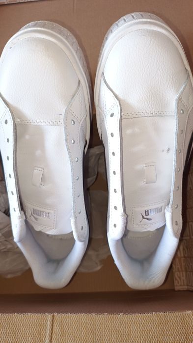 Vand adidas de dama  Puma