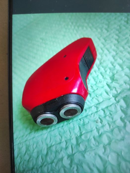 Aparat electric de bărbierit