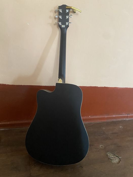 Гитара акустика