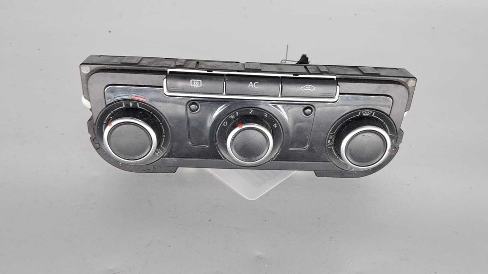 panou clima VW Passat B7 an 2012 cod 5HB009751