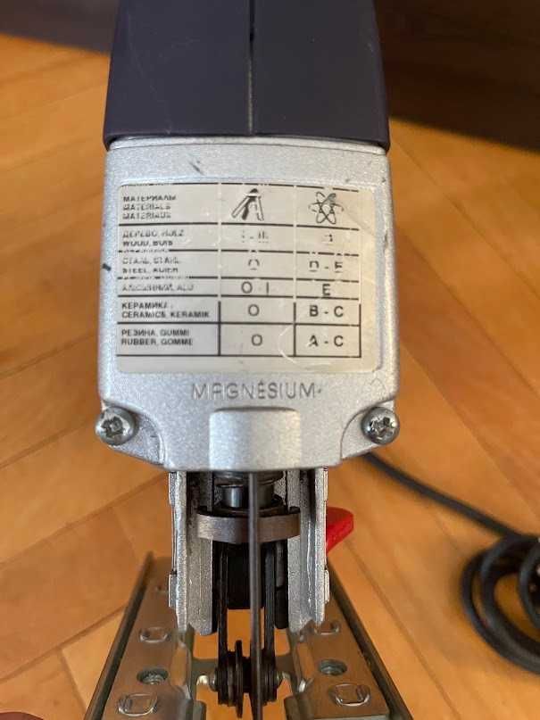 Sparky FSPE 81 550W Прободен трион Зеге с регулиране на оборотите.