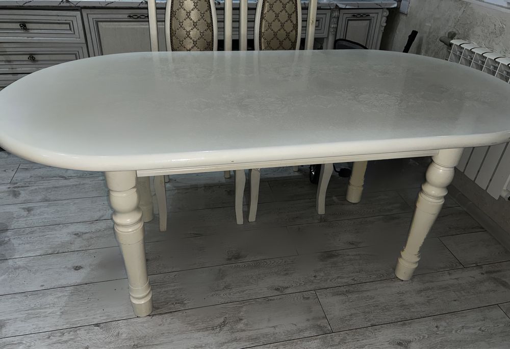 Стол с 6 стульями