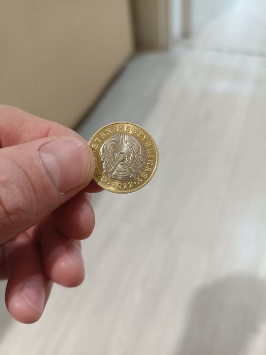 Продам 100 теңге для коллекцию.