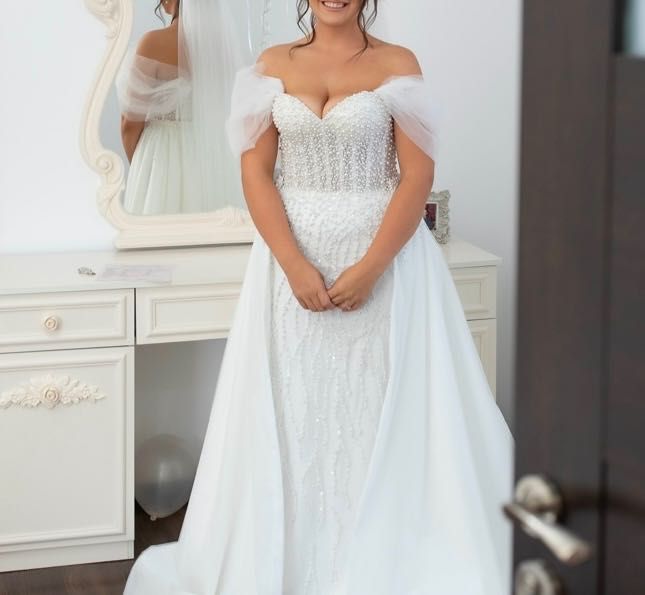 Vând rochie de mireasă  Royals