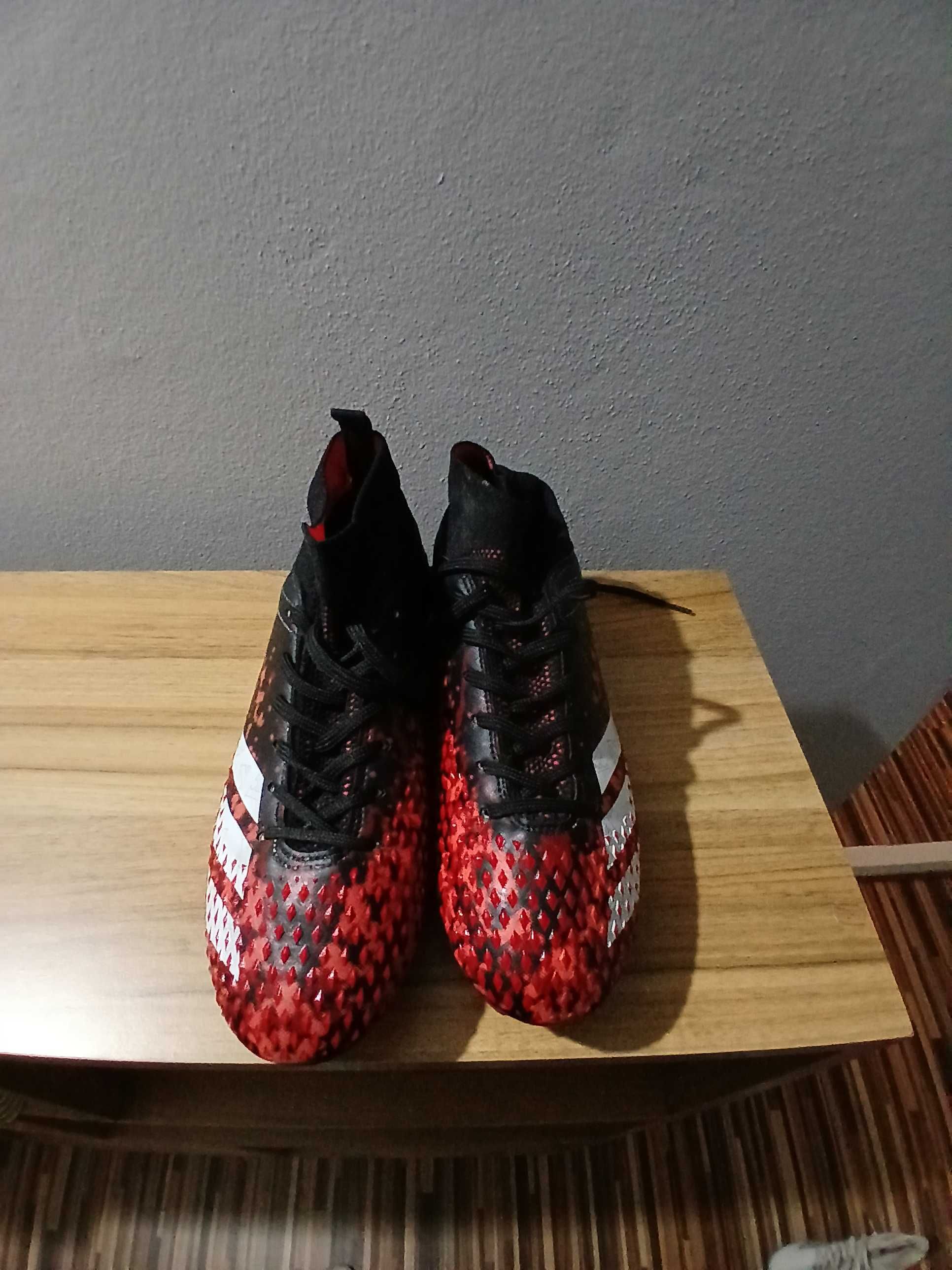 Adidas predator freak