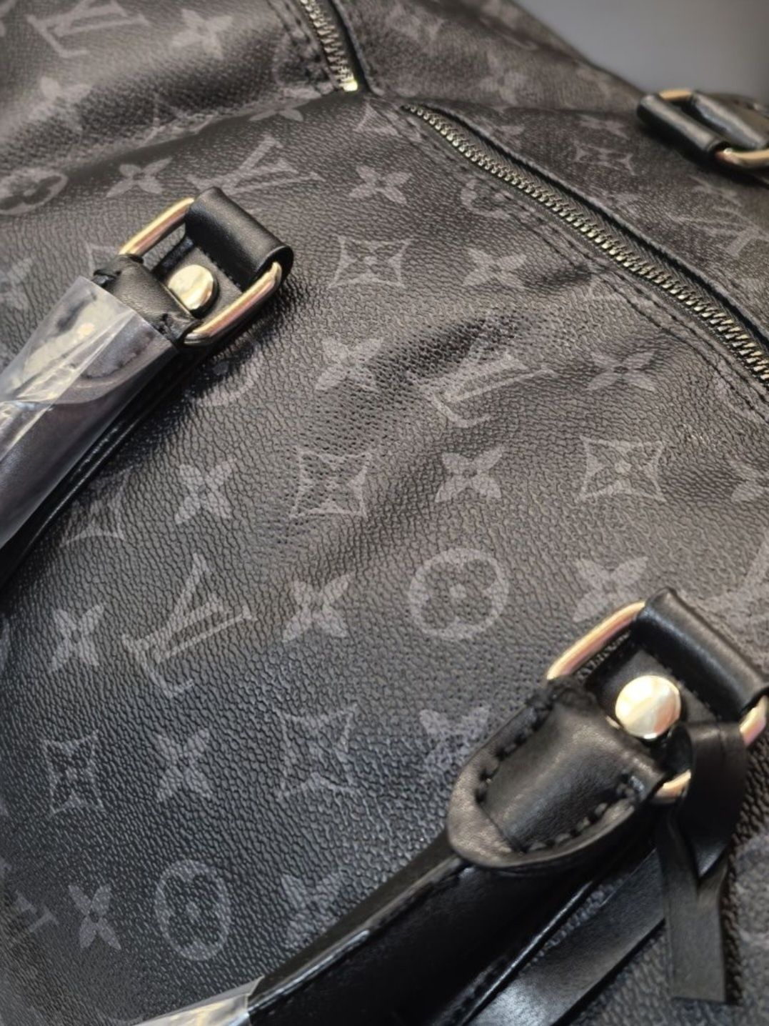 Кожен сак на Louis Vuitton
