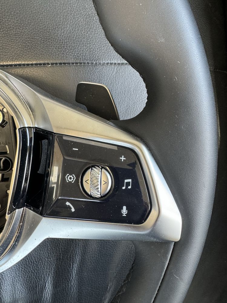 Спортен Кожен Волан за BMW G70 7-ма серия след 2022г