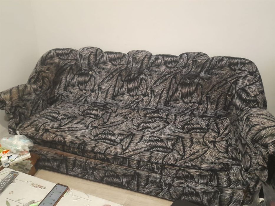 Продам диван и два кресла