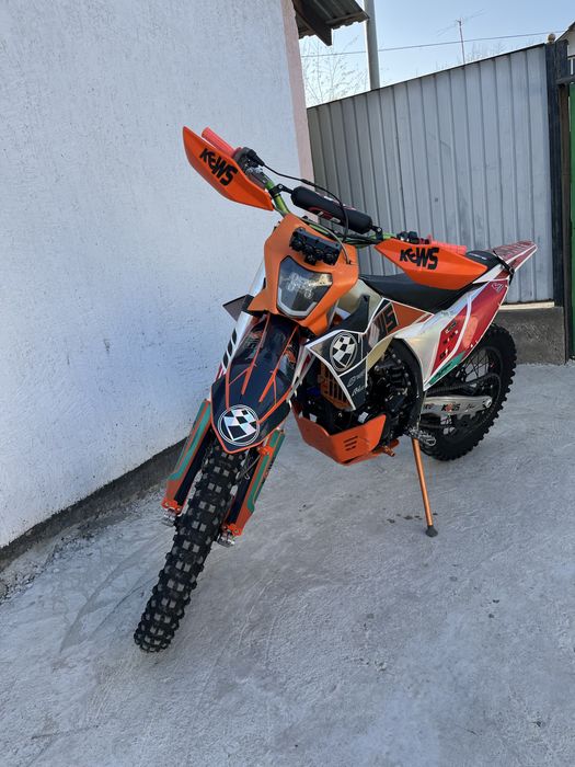 Мотоцикл Эндуро Kews