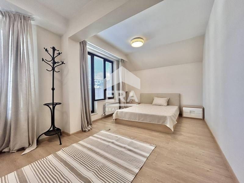 Дава се под наем Тристаен апартамент в София, Лозенец - 161 кв.м за 2000 € - Снимка #9