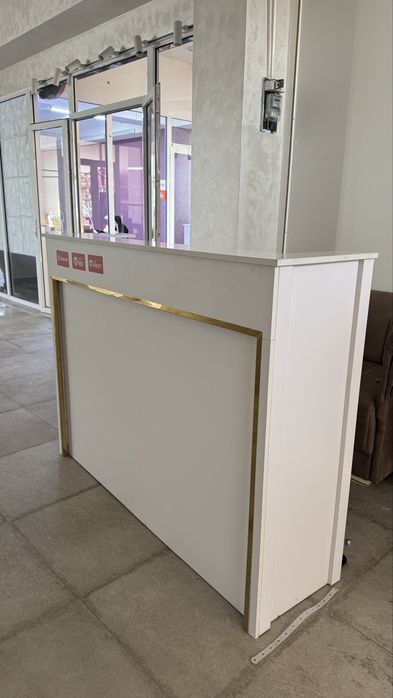 Ресепшен с подсветкой