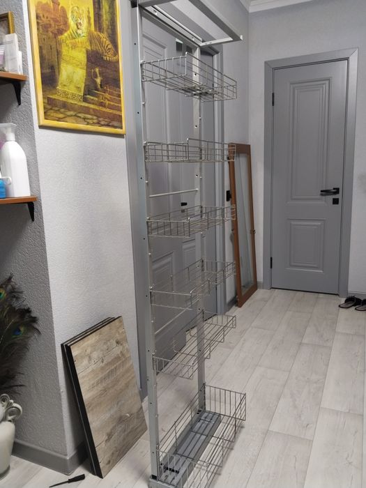 Продам встраиваемую  бутылочную систему в хорошем состоянии.