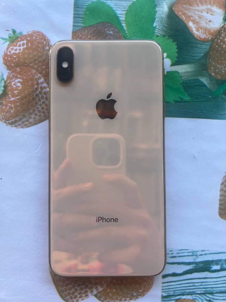 IPhone XsMax Gold 250$ holati yaxshi