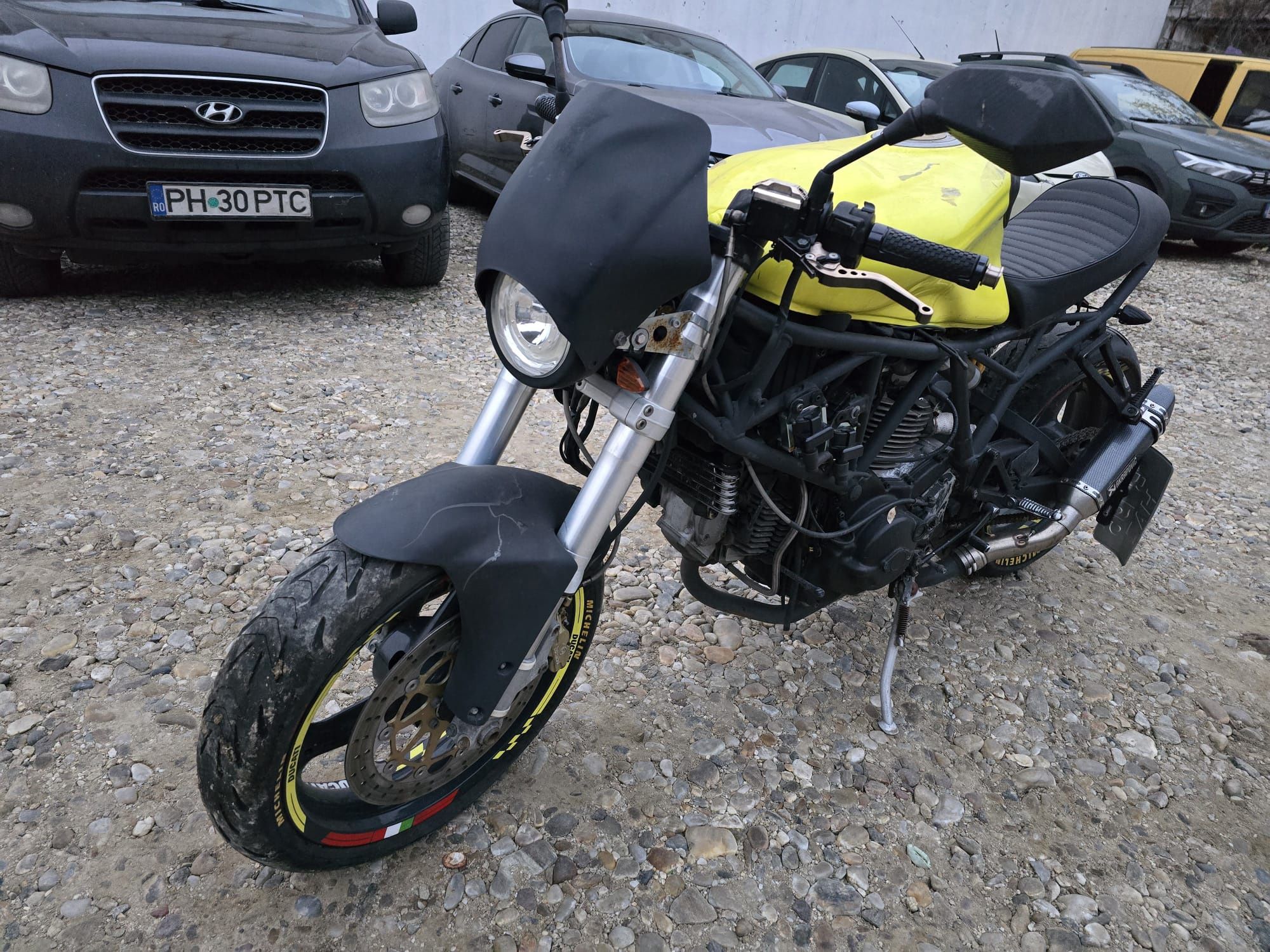 Vând Ducati v2 an 2003