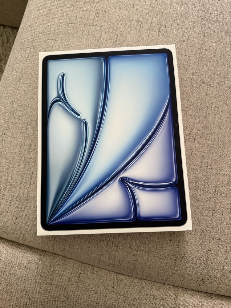 Apple ipad air 13”, M3, 256gb wifi, blue , nou