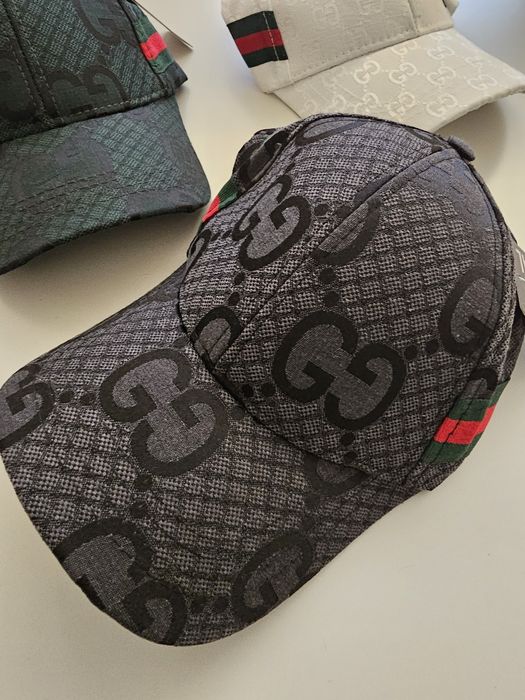 Шапки с козирка/Без размер