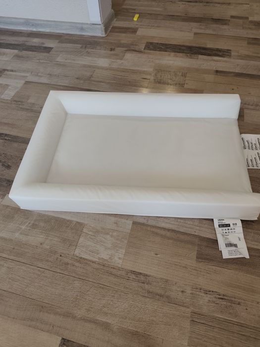 Постелка за повиване.. икеа