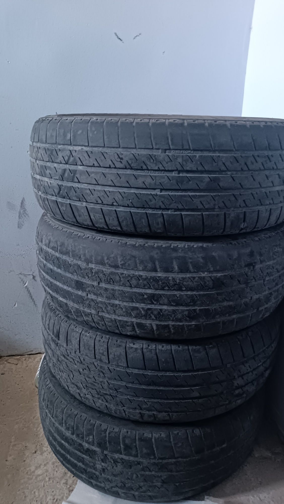 Cobalt R15. 205x65 razmer. 3 tasi zur. 1 tasi bulmaydi.