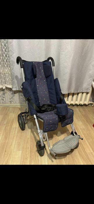 Продаётся коляска лиза оттобок