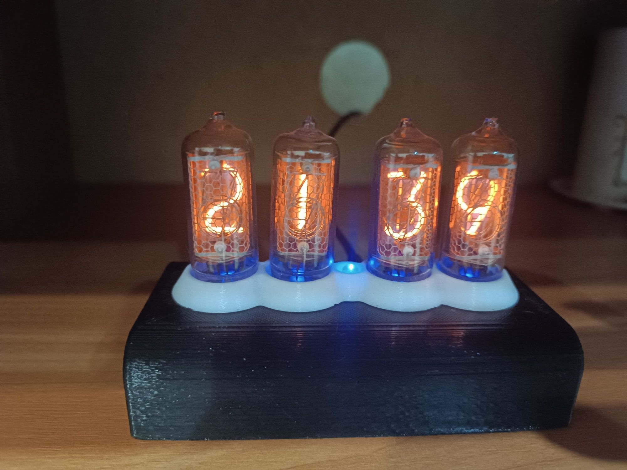 Продам часы на газоразрядных индикаторах ИН_8_2
