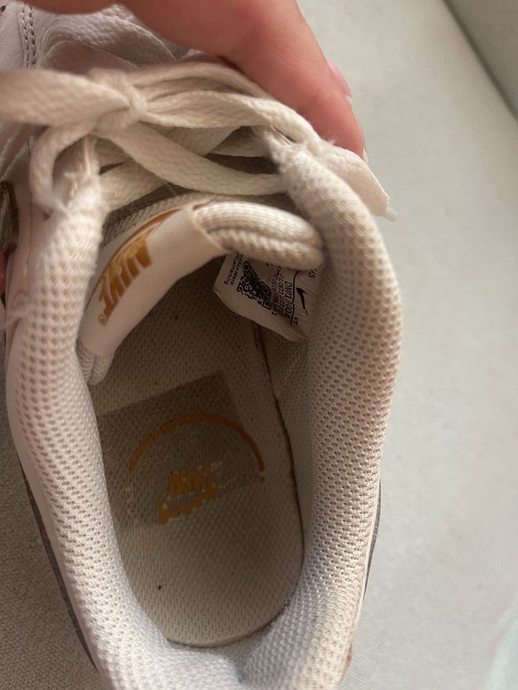 Сникърси nike court vision