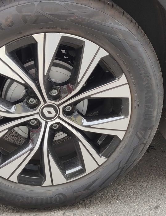 Vând anvelope aproape noi Continental 215/60 R17 (de vara)