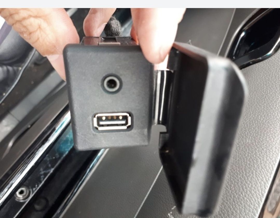 Продам USB AUX вход от автомагнитолы шевроле malibu 1.
Малибу 1 автомо