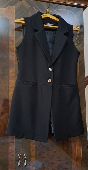 Продаётся женская  безрукавка  в отличном состоянии