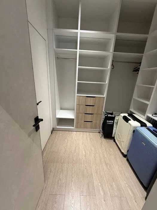 Шикарная квартира Срочно! сдается 4х-ком в центре метро Минор 985*