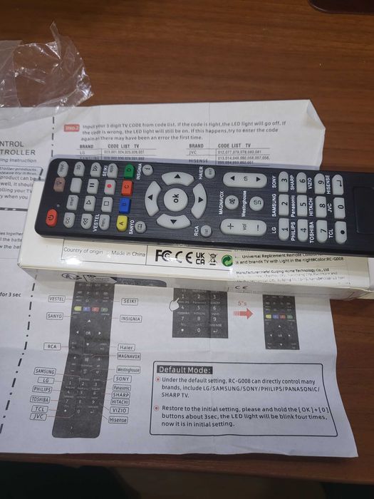 Telecomanda universala, mai multe televizoare simultan.