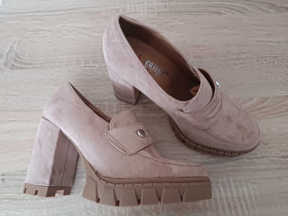 Нови обувки велур пудра розов цвят