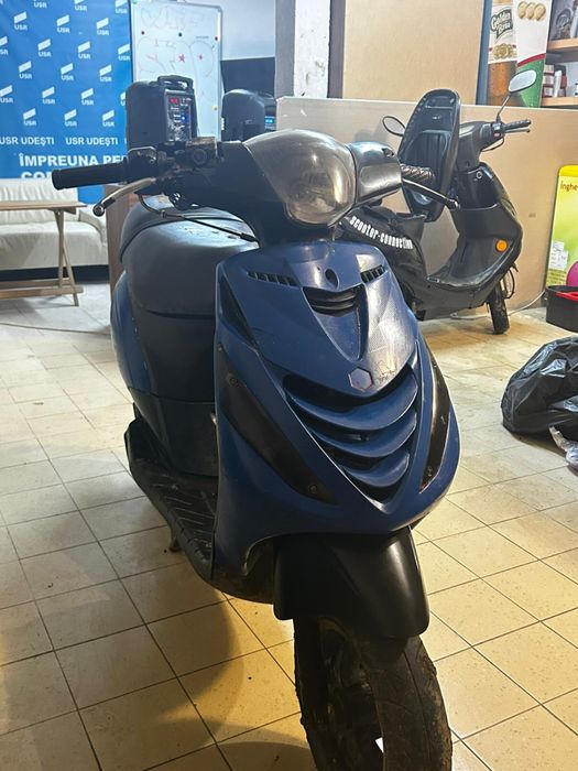 Se vinde piaggio zip defect nu dă scănteie nu stiu nu mă pricep