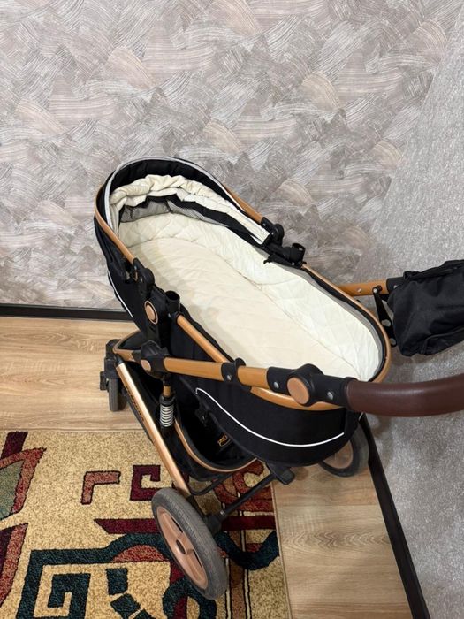 Продается коляска в отличном состоянии