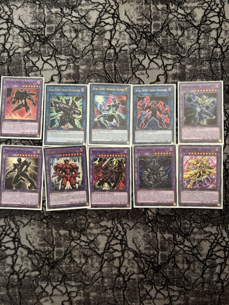 Yugioh карти.
