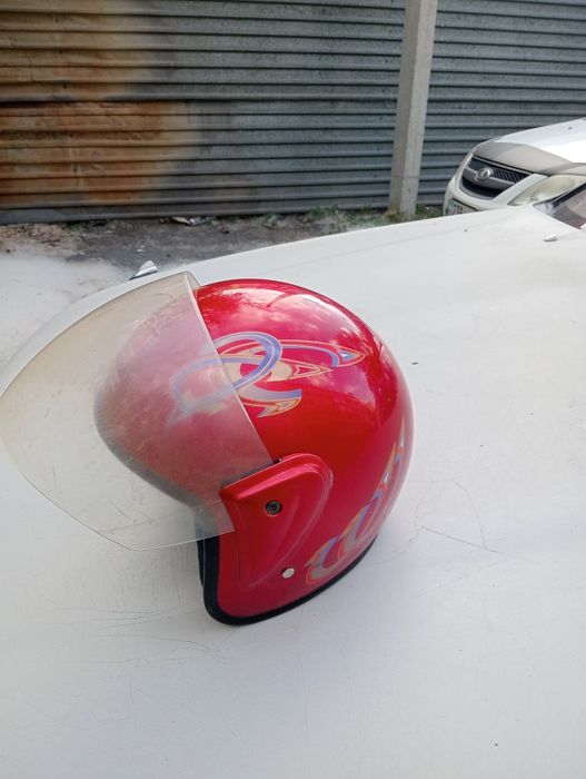 Продам каску,б.у.очень удобная,теплая с защитным стеклом