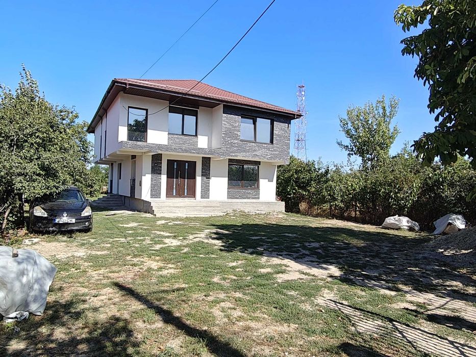 Casa de vanzare 270mp, Dâmbovița  , Ciocănești , 1500mp teren.