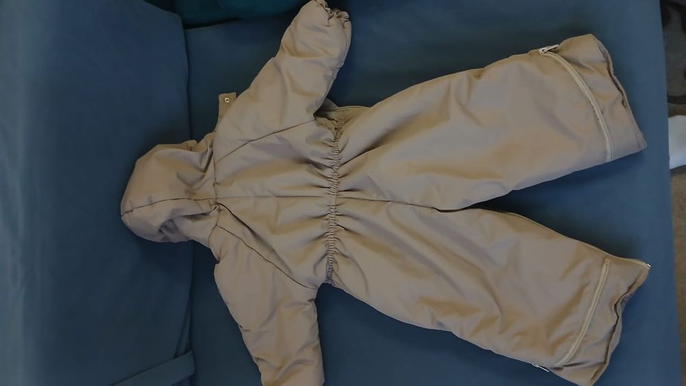 Продам.Детский комбинезон размер 80 в идеальном состоянии !