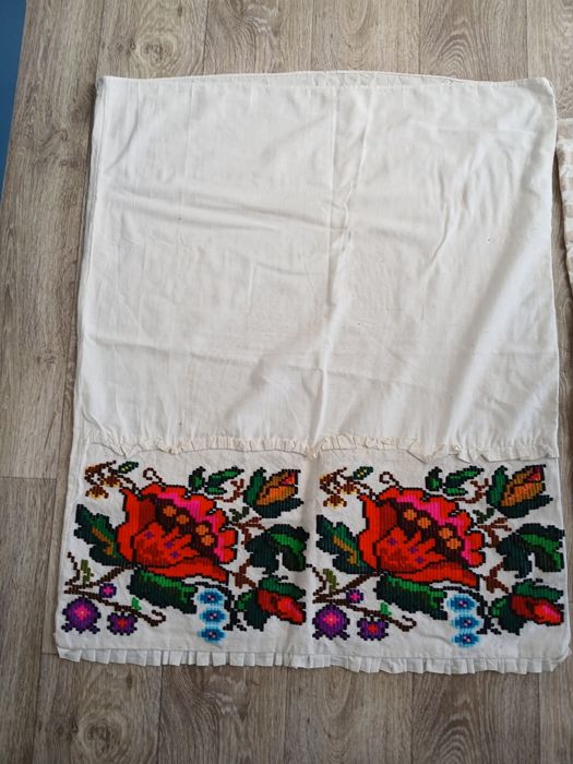 Fețe de perna țesute în război